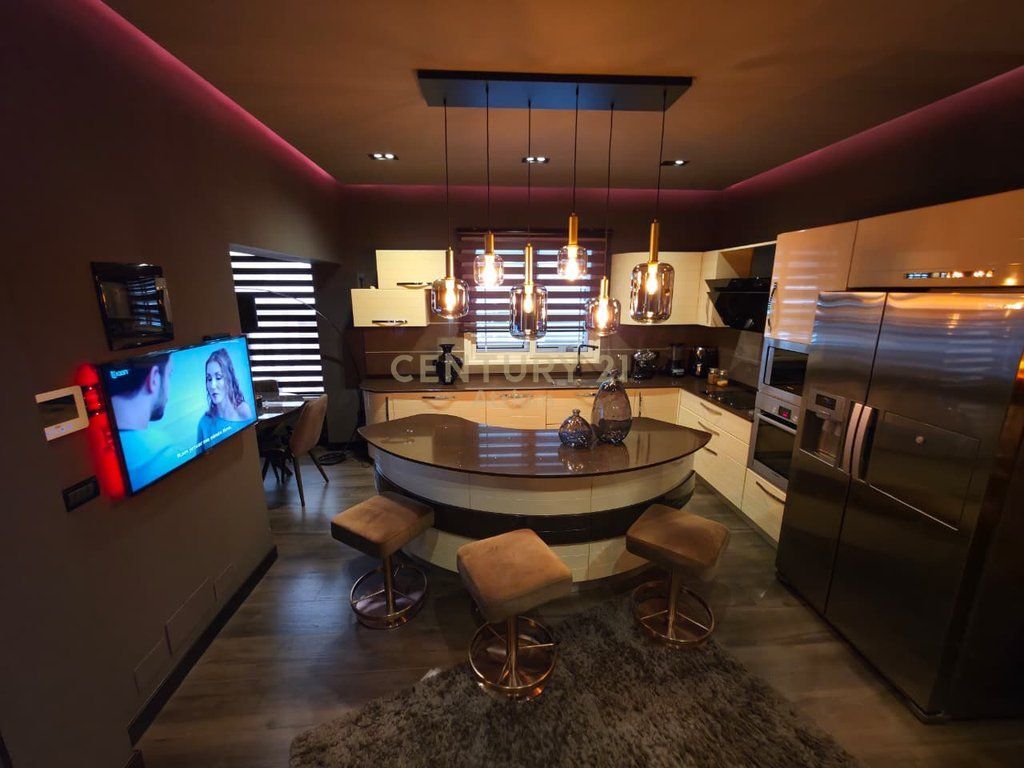 Villa di lusso in affitto a Vilat Amerikane