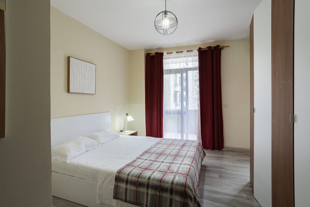 Eskluzive, Jepet me qera apartament 3+1+2 tualete te ish-Ekspozita !