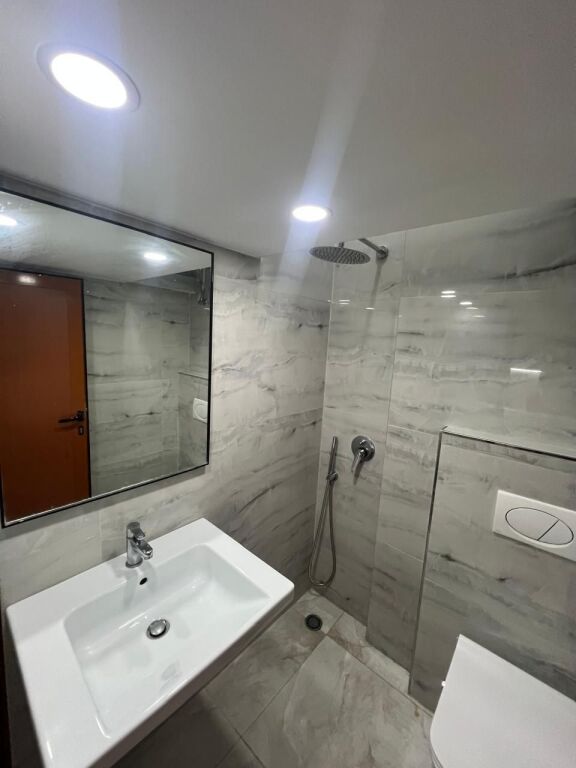 SHITET GARSONIERE NE ZONEN E GOLEMIT