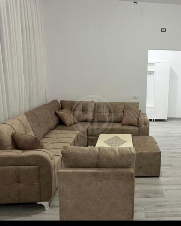 Apartament me Qira
