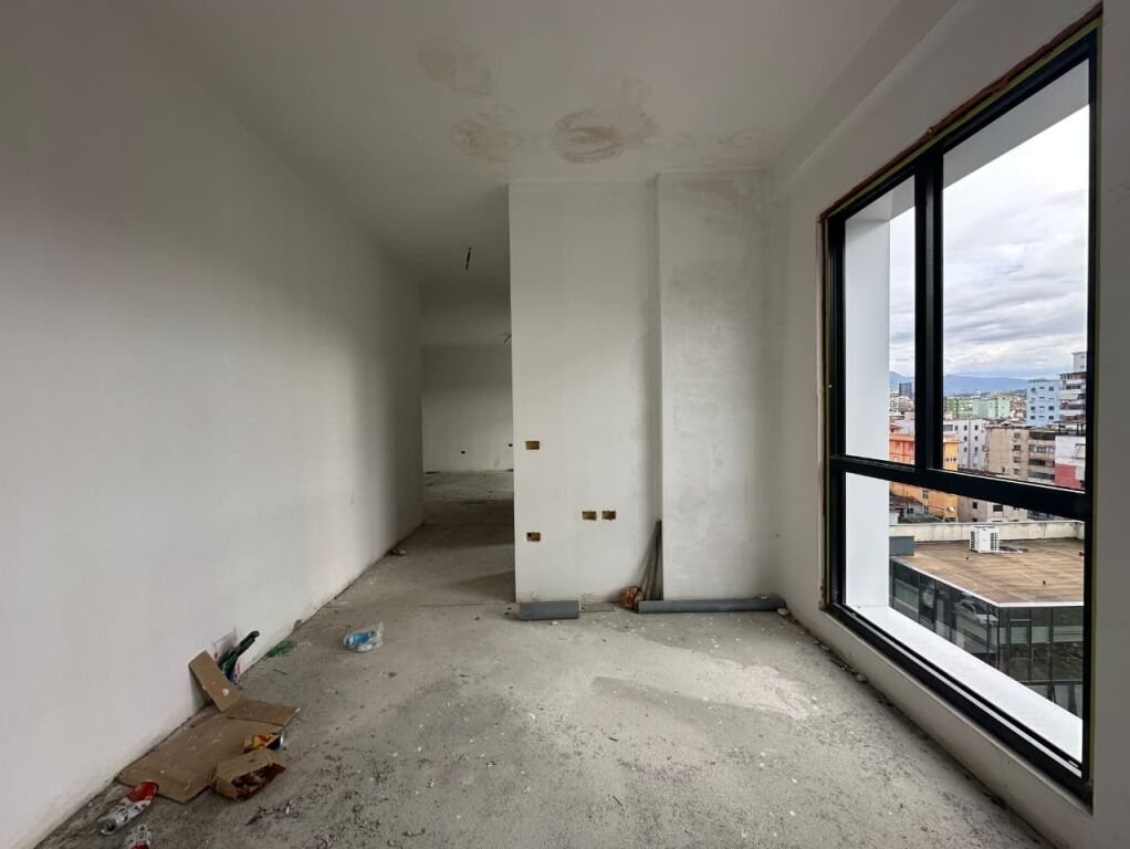 🏢 Vendesi in vendita 1+1 – Square 21, Rruga e Kavajës