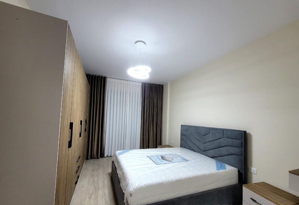 APARTMENT 2+1+2 WITH 1 PARKING SPACE FOR RENT NEAR THE TIRANA LAKE