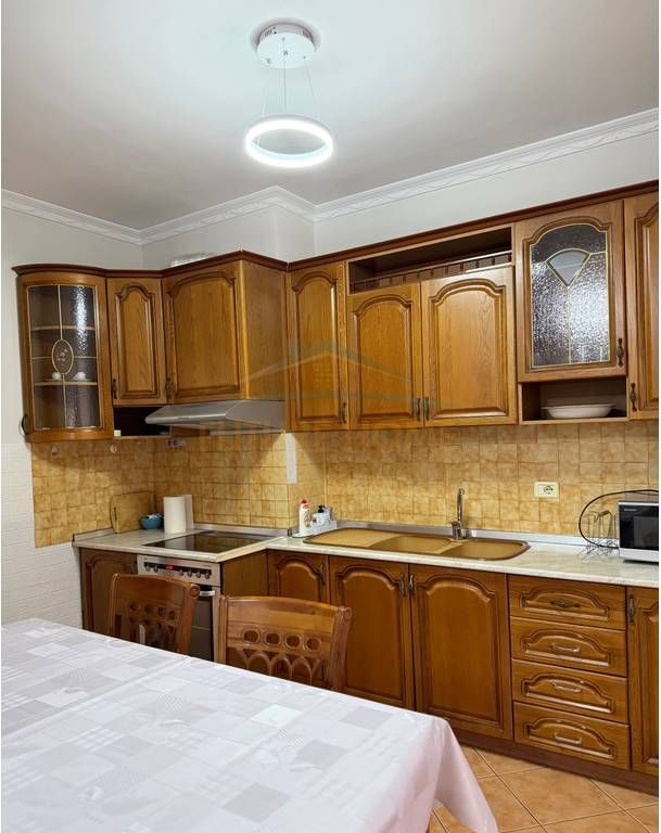 Qera, Apartament 2+1+2, rruga Panorama