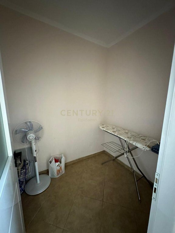 Apartament 2+1 me qira pranë Gjykatës