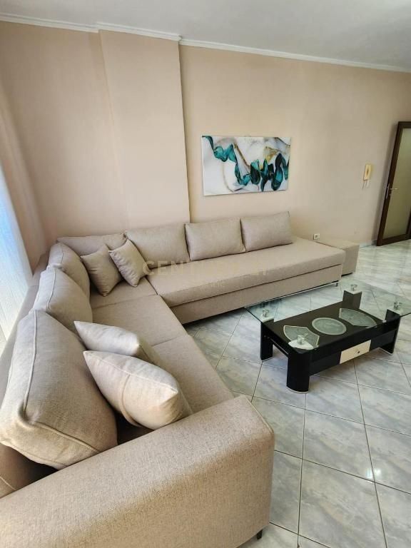 Apartament 1+1 Me Qira në Plazh Hekurudha, Durrës