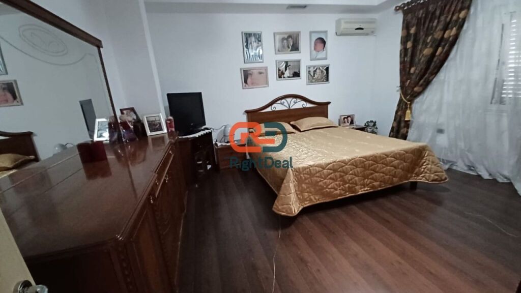 Ne Fresk, Shitet Vile 4 Kateshe, Ideale Per Banim Ose Investim!!!