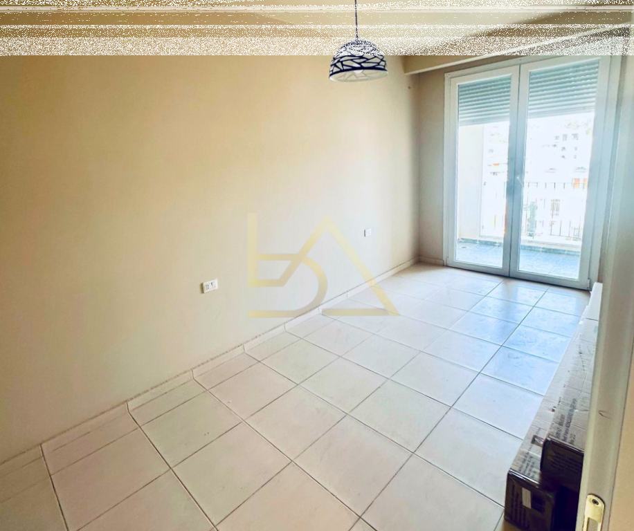 Shitet Apartament – Shkëmbi i Kavajës, Kavajë