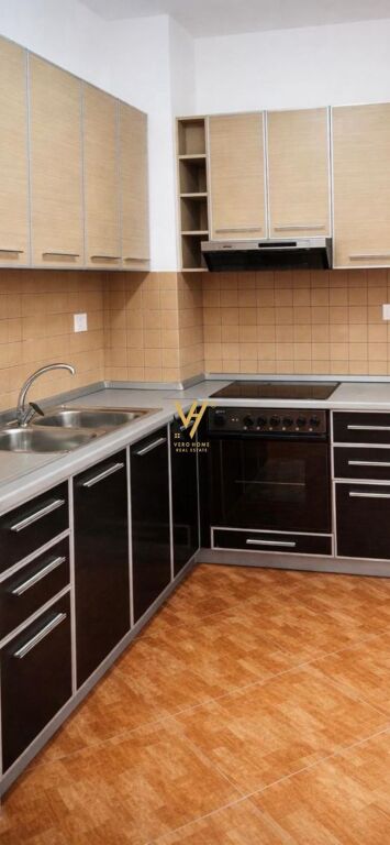 UFFICIO DI 70 M2 IN AFFITTO A ASTIR 40.000 LEKE