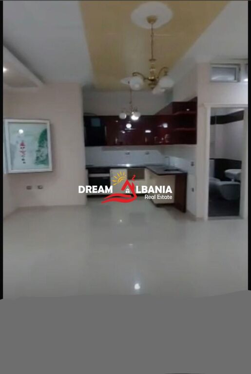 Jepet ambjent me qera ne zonen e 5 MAJ, Tirane (ID 42611406 )