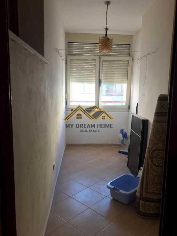 JEPET ME QERA APRTAMENT 3+1+2+ VERAND VOLLGA DURRES!
