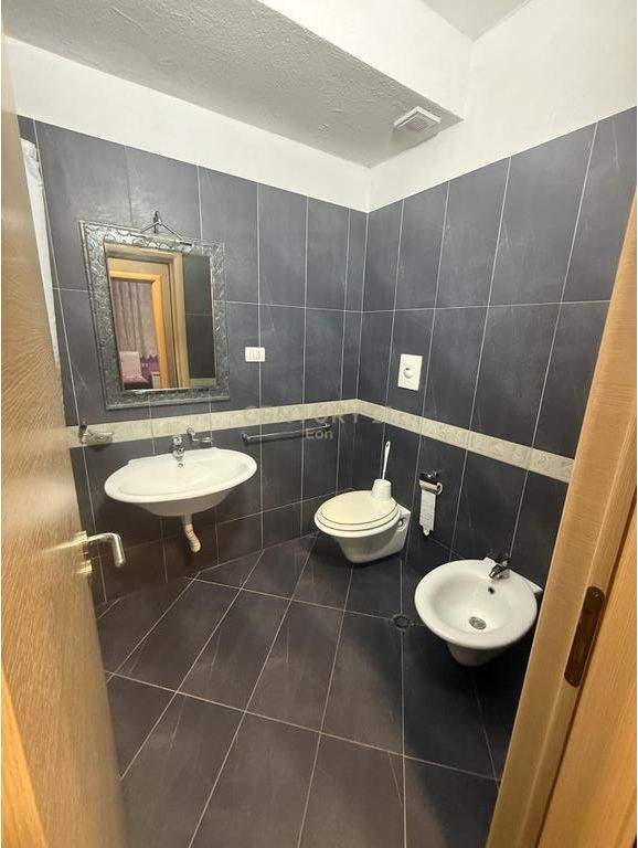 Apartament 2+1 Me Qira në Plazh Stacioni i parë, Durrës!