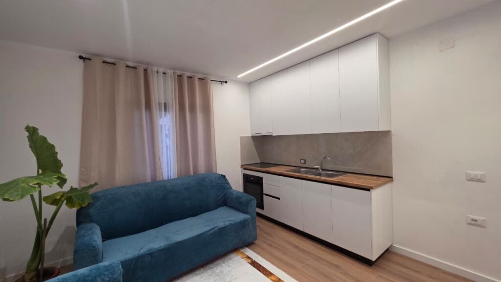 APARTAMENT 1+1 ME QERA – PRANË SERAVE, VLORË