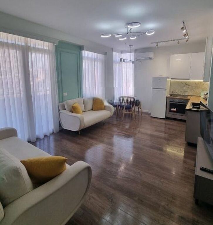 APPARTAMENTO DI LUSSO IN VENDITA 1+1 VICINO AL CENTRO !