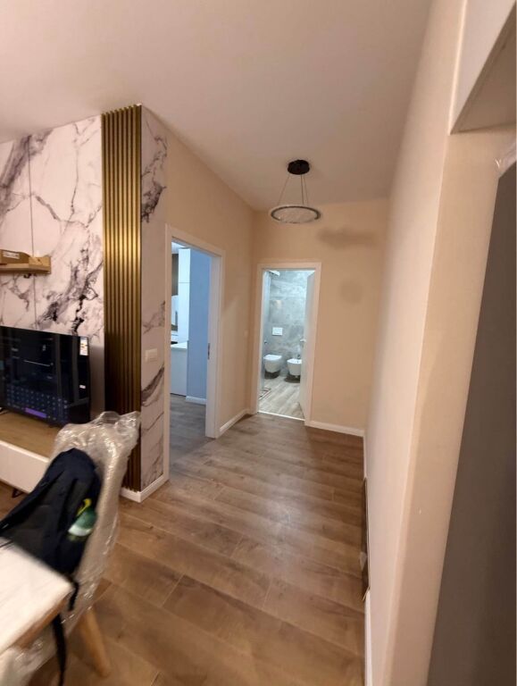 Apartament 1+1 plus post parkimi me qira tek Zogu i zi!
