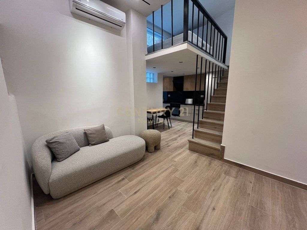 LOFT FOR RENT NEAR PRIMAVERA SQUARE!