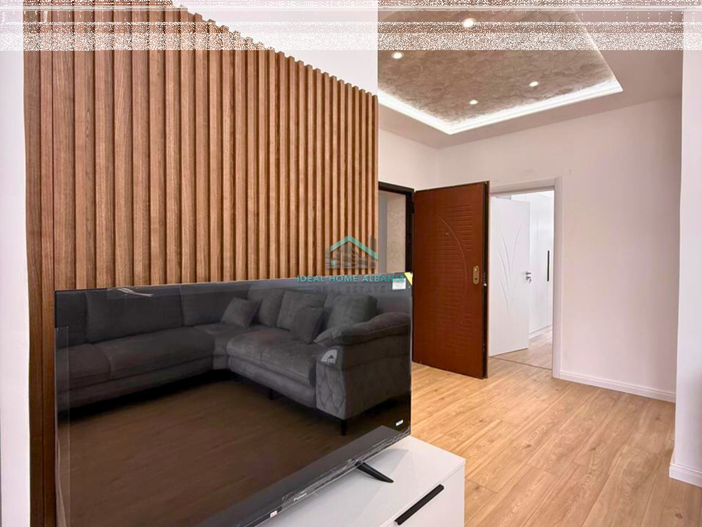 Apartament 2+1+2 në Shitje – Lungomare, Vlorë