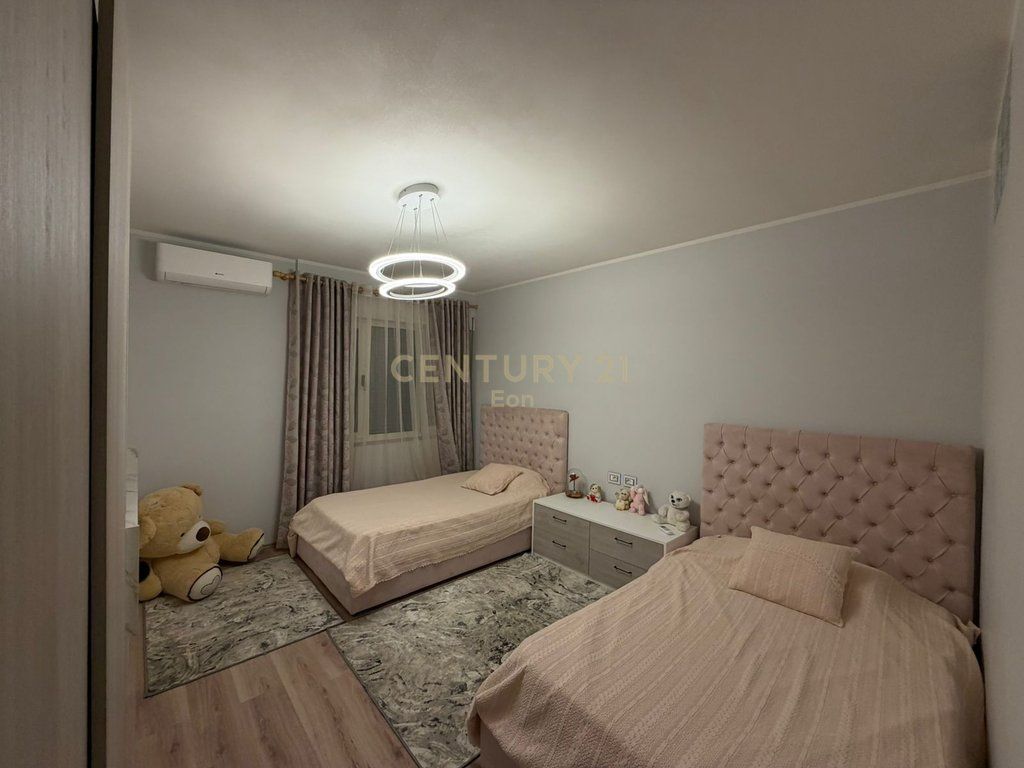 JEPET ME QIRA APARTAMENT 2+1, PRANE BASHKISE DURRES !
