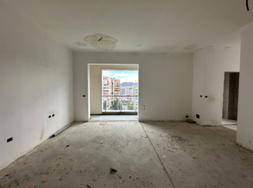 🏢 Shitet Apartament 1+1 – Square 21, Rruga e Kavajës  
