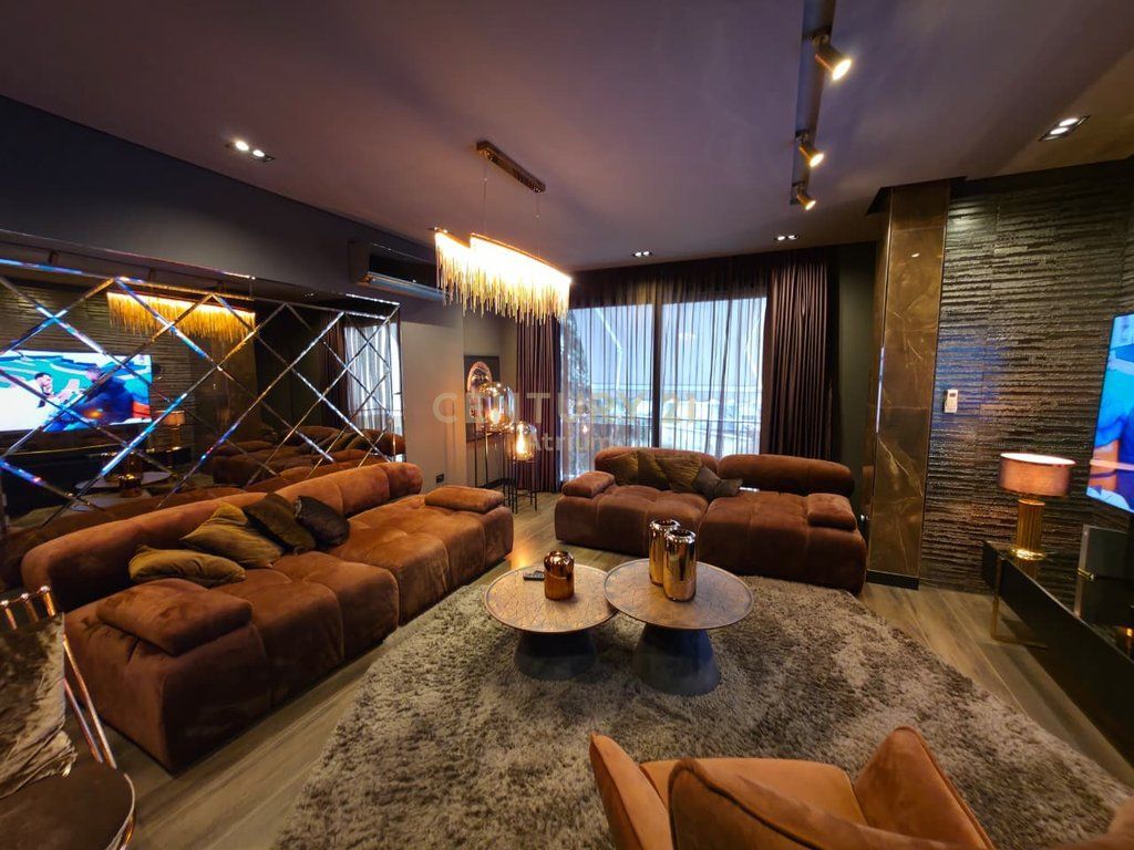 JEPET ME QIRA VILE 3 KATESHE TEK VILAT AMERIKANE!