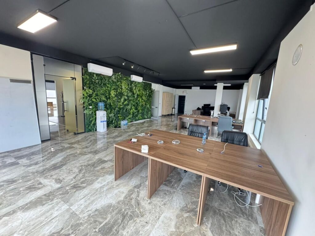 📣 Jepet me qira ambient biznesi 📍 Rruga “Teodor Keko”💰 Çmimi:4500 euro ne muaj