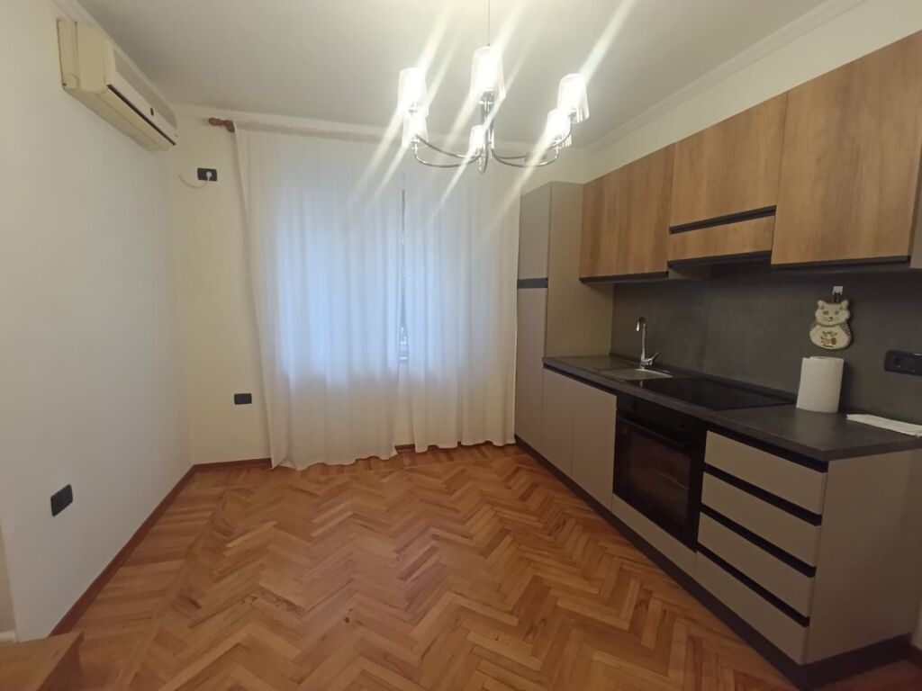 APARTAMENT ME QIRA 1+1+2 DEPO PRANE SHKOLLES SE BALETIT !