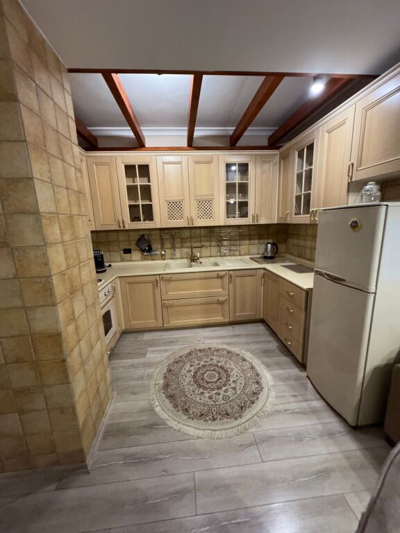 2 appartamenti per airbnb nel centro vicino a 9 kateshet