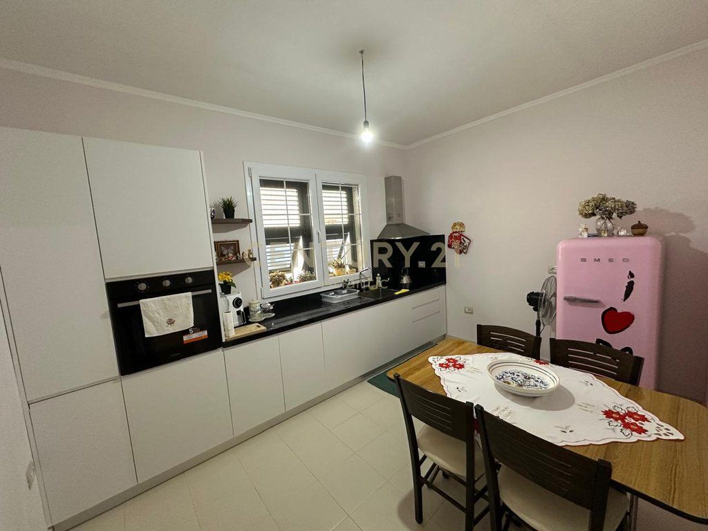 JEPET ME QIRA KATI I DYTE I NJE VILE, ISH RAJONI, DURRES