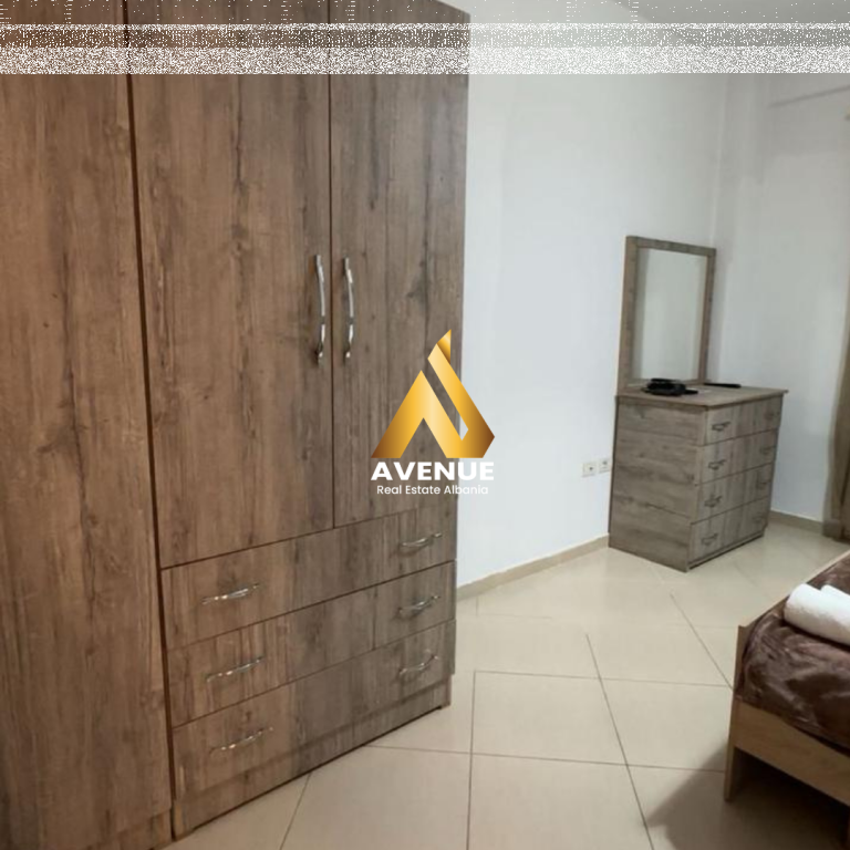 JEPET ME QERA APARTAMENT 1+1, PRANË KRISTAL CENTER    