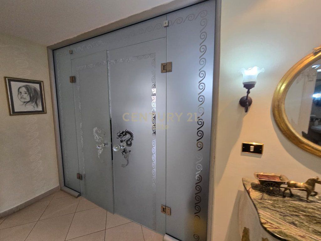 Apartament 2+1+2+Post Parkimi Në Shitje në Irfan Tomini, Tiranë - 320,000€ | 130 m²