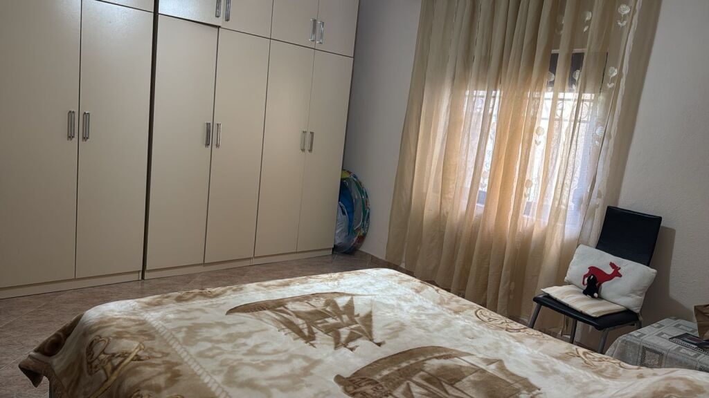 SHITET VILË INDIVIDUALE 3-KATËSHE + PAPAFINGO LAGJJA NR. 13, PLAZH, DURRËS!