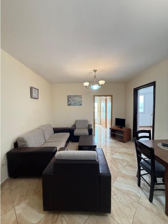 Apartament 2+1 Me Qira në Plazh, Durrës !!