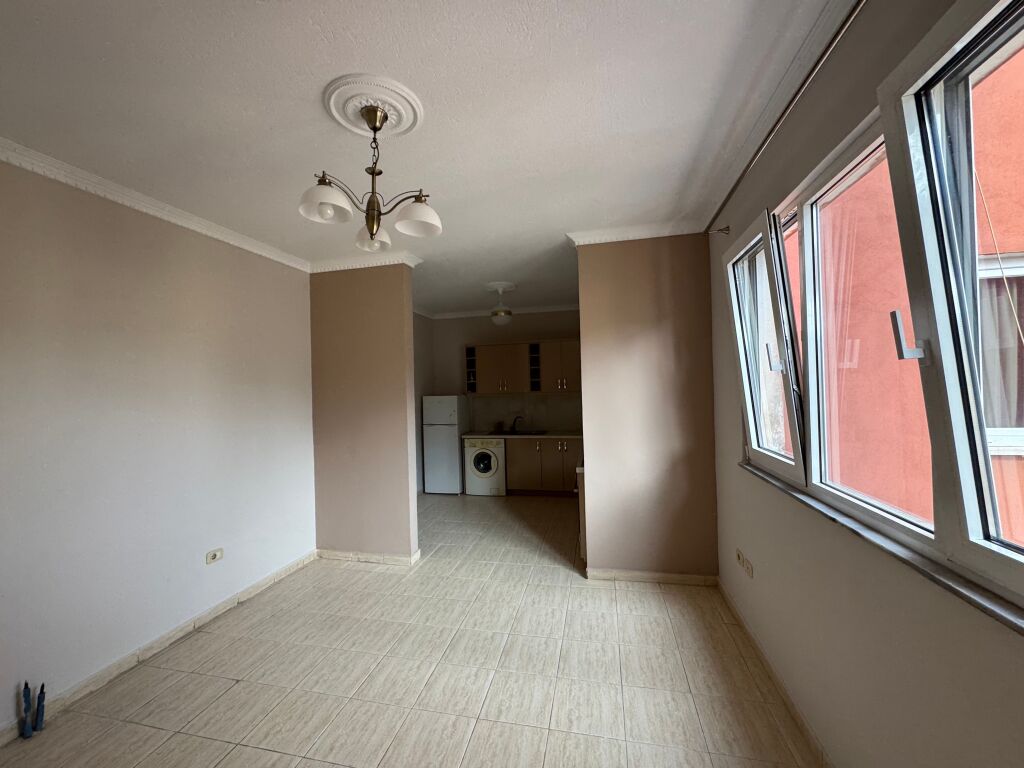 Appartamento 2+1 presso Komuna e Parisit