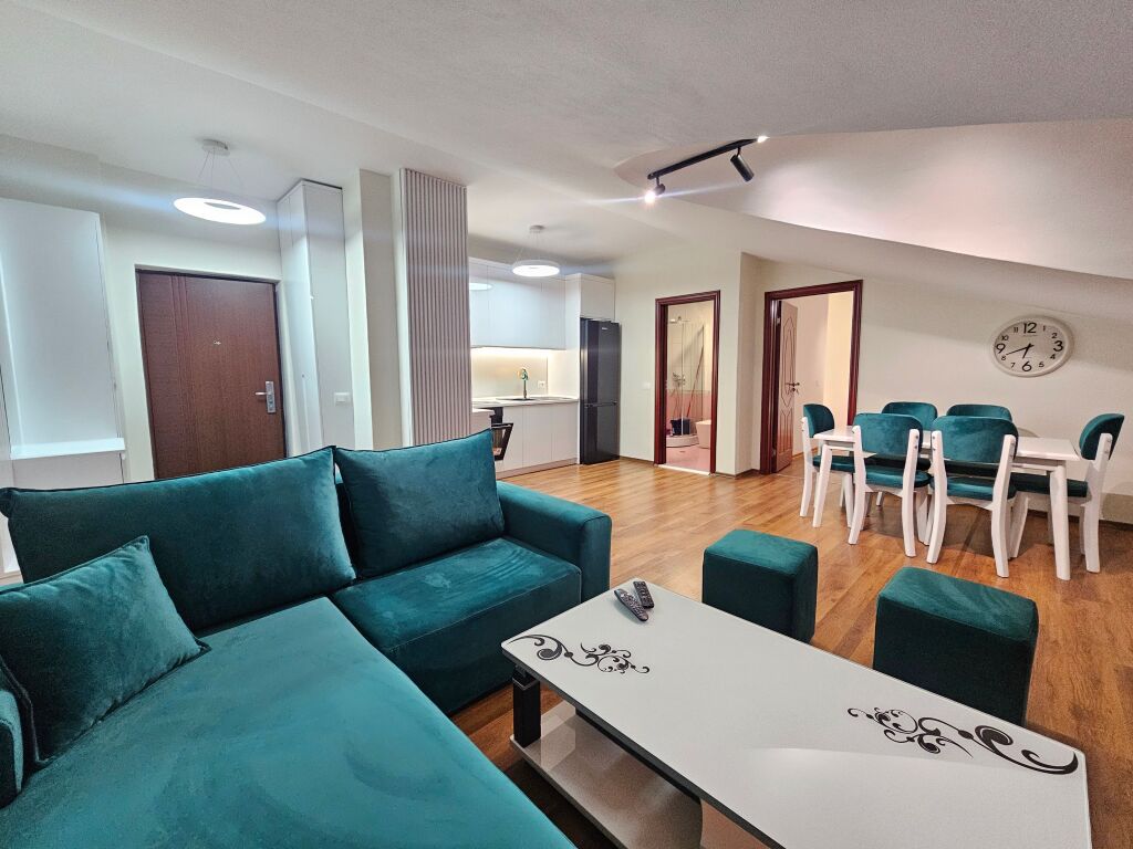 Hera e parë që jepet m e Qera Apt 1+1 (+ Bllkn) 100% i Ri 5 min larg Tegut ,me pamje pamje fantastike nga liqeni Farkës .📍 ( Rezidenca Doros)* Pallat i Ri | *50,000 leke / Muaj* 🔥 Çdo gje e re