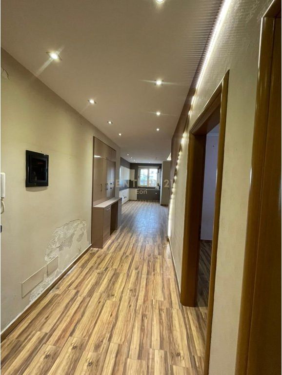 SHITET APARTAMENT 2+1 PRANE KAZAZIT NE DURRES!