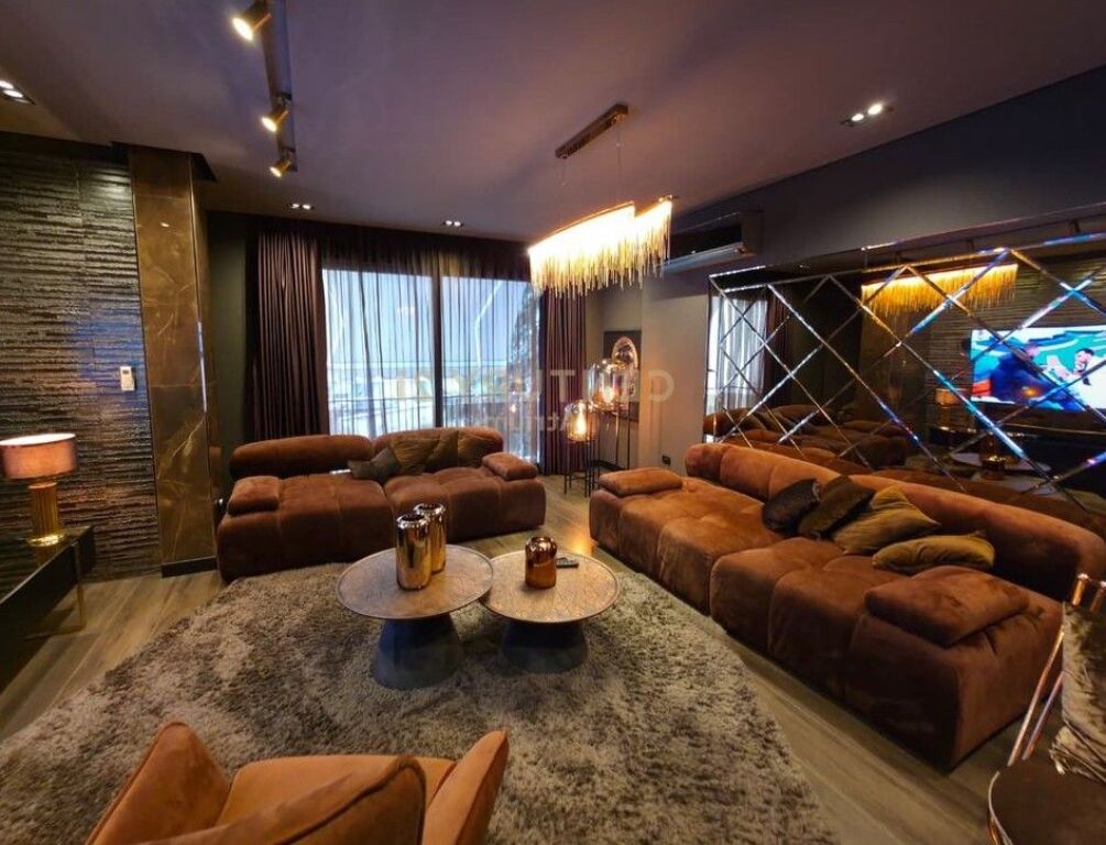 JEPET ME QIRA VILE 3 KATESHE TEK VILAT AMERIKANE!