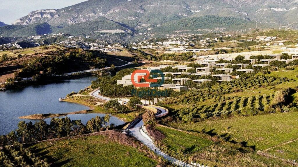 Tek Residenca Farka Front Lake Shitet Apartament 1+1 Me Oborr!!