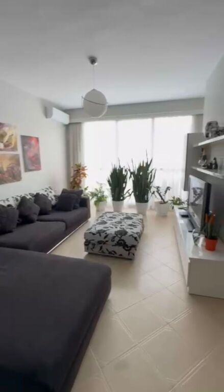 Jepet me qira apartament 1+1