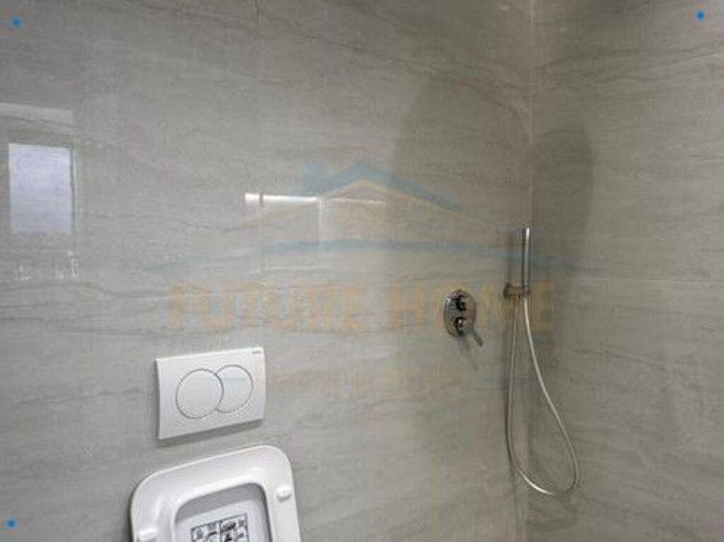 Shitet, Apartament 2+1+2, Komuna e Parisit, Tirane