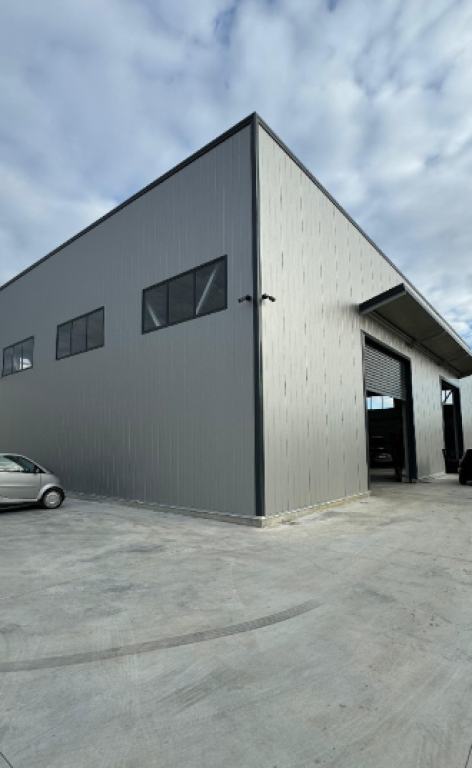 🏭 Warehouse + Land for Sale – Prush