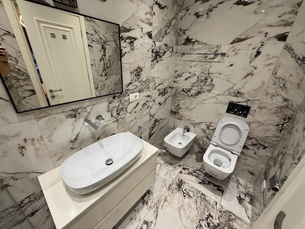 Jepet me qira apartamet 3+1+2 pas Ring center ,Zogu Zi