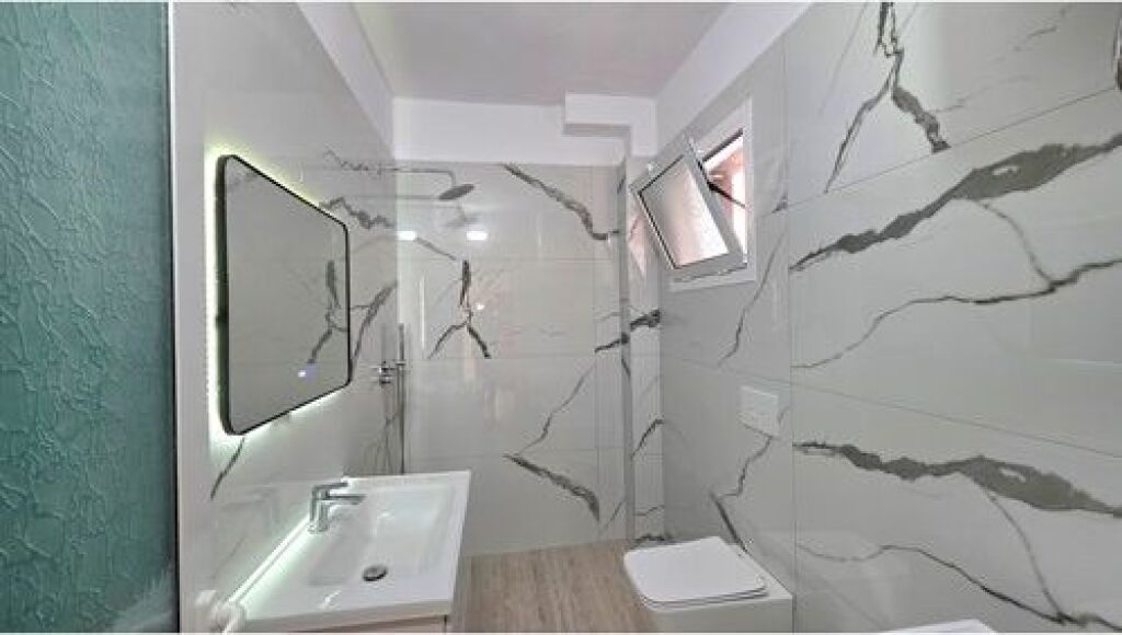 Apartment 2+1+2 for sale on Lungomare