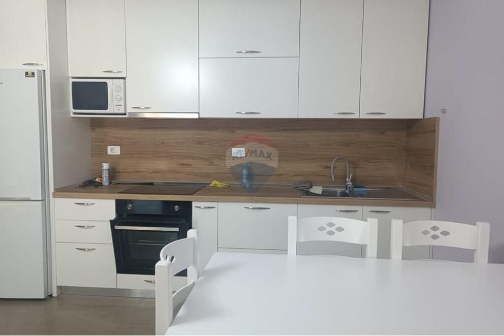 APPARTAMENTO 1+1 IN AFFITTO VICINO AL LICEO PARTIZANI