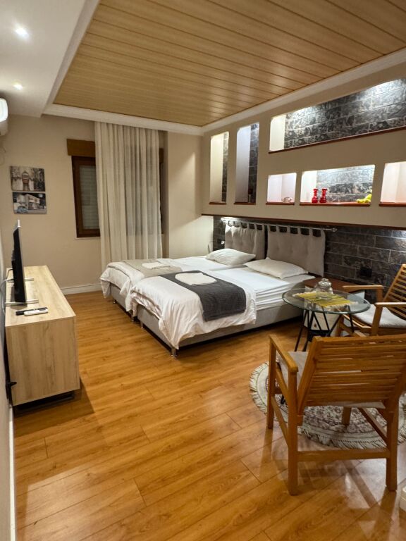 2 appartamenti per airbnb nel centro vicino a 9 kateshet