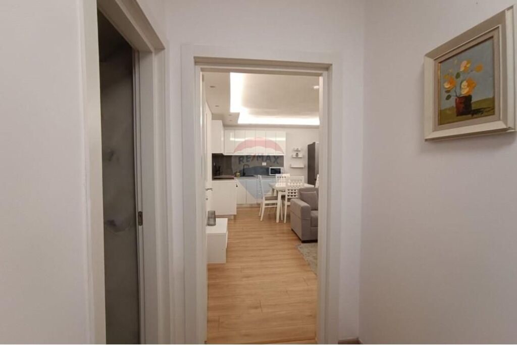 Apartament 2+1 me qera ne Qender