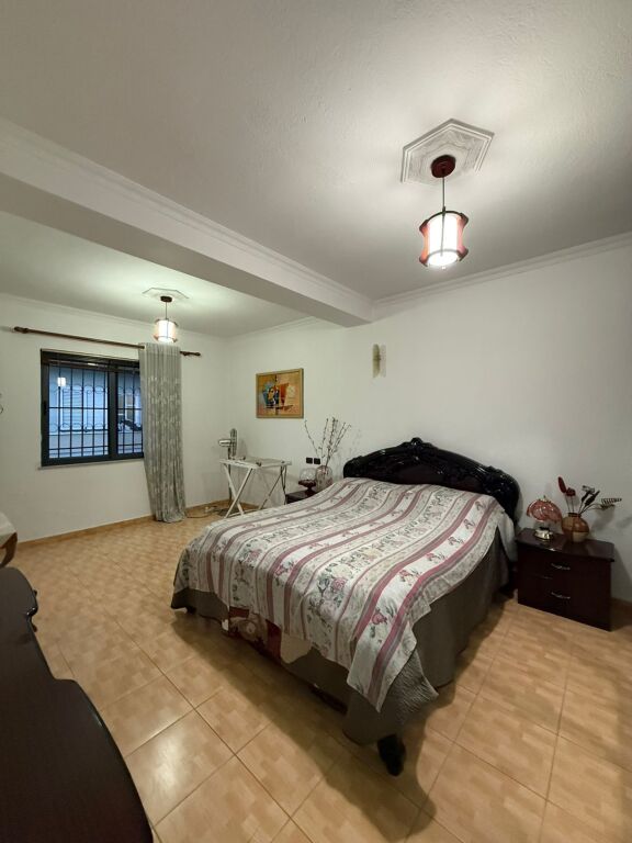 Eskluzive, Kati i 2-të i një vile me qira – mbrapa Spitalit Ushtarak