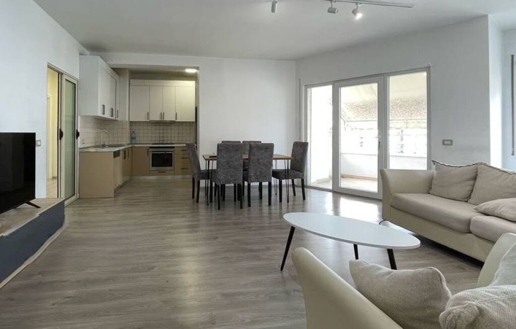 Appartamento 3+1+2 In Affitto A Astir