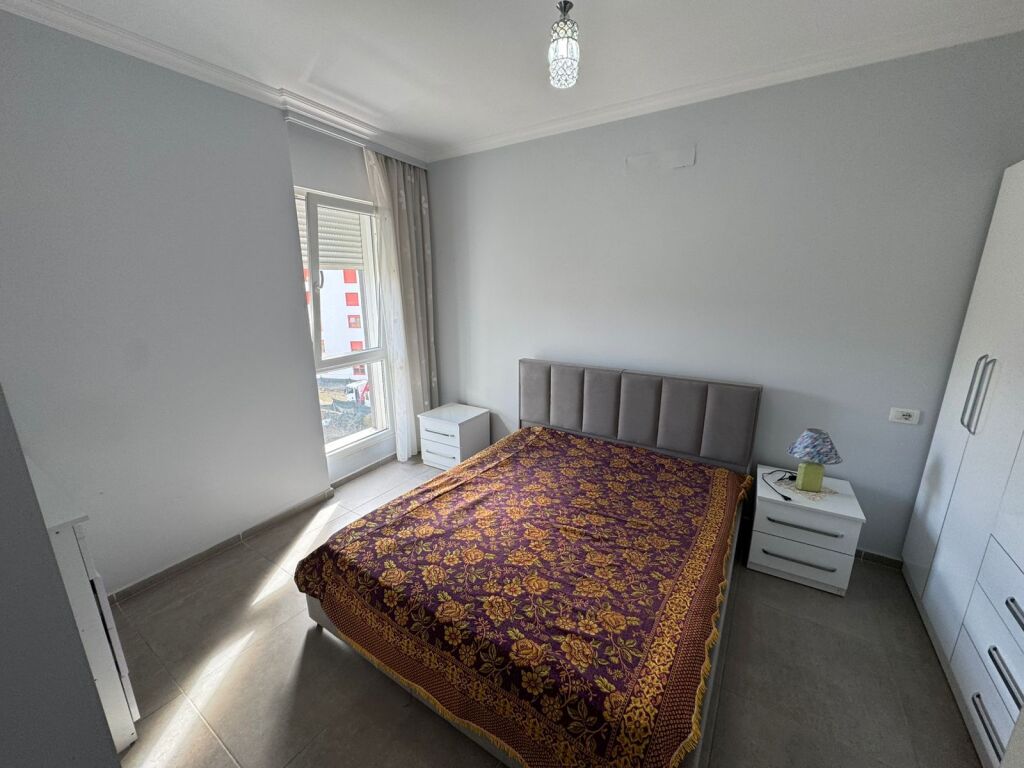 🏢 Jepet me qera Apartament 1+1  📍 Adresa: Ali Demi, Kompleksi Darling 💰 Çmimi: 45000 lekë (i diskutueshëm)
