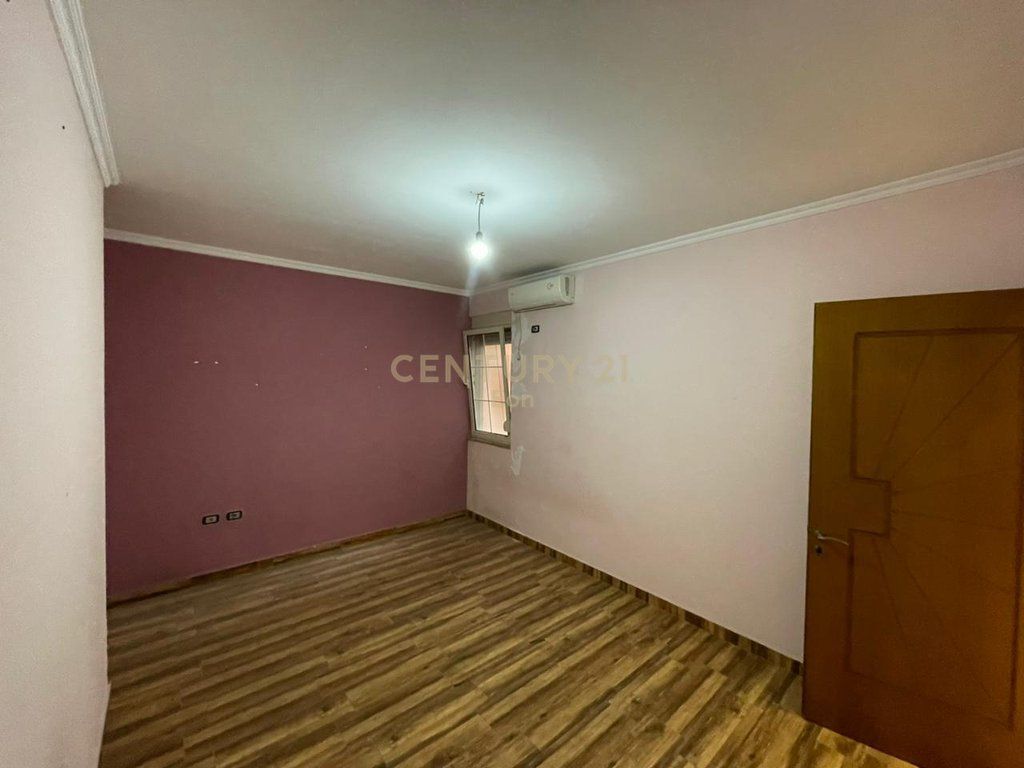 SHITET APARTAMENT 2+1 PRANE KAZAZIT NE DURRES!