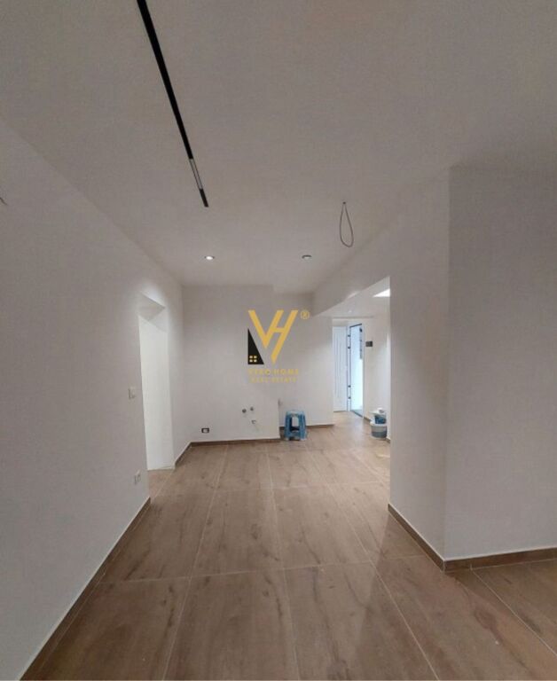 UFFICIO DI 50 M2 IN AFFITTO IN VIA QEMAL STAFA 50.000 LEKE