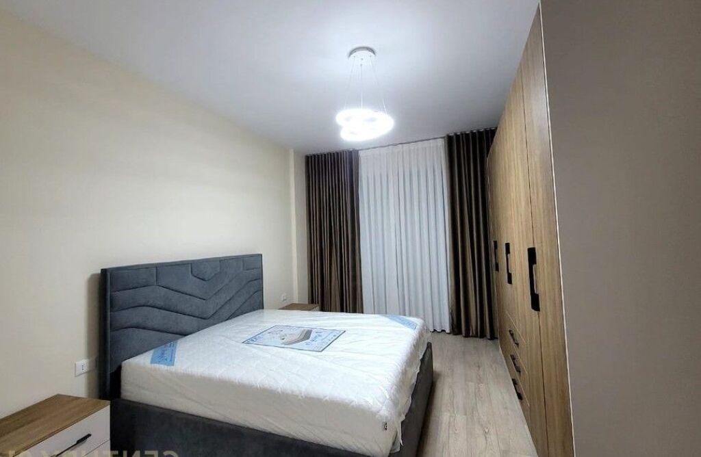 APARTMENT 2+1+2 WITH 1 PARKING SPACE FOR RENT NEAR THE TIRANA LAKE